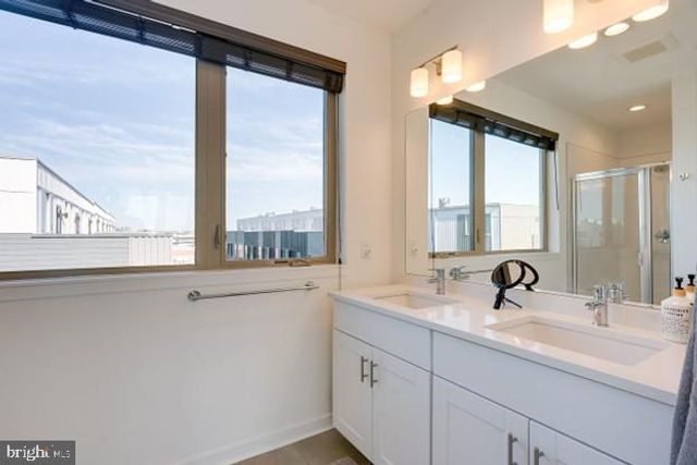 2008 NORTHBANK PL, Philadelphia, PA 19125
