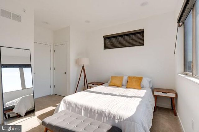 2008 NORTHBANK PL, Philadelphia, PA 19125