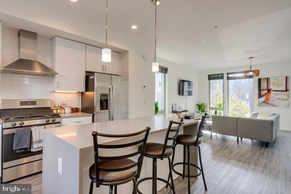 2008 NORTHBANK PL, Philadelphia, PA 19125
