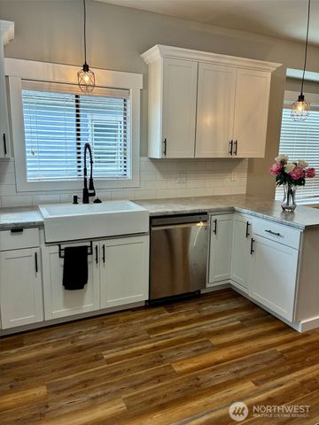 310 Second Street, Sumas, WA 98295