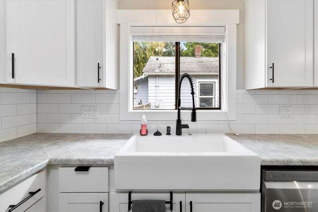 310 Second Street, Sumas, WA 98295