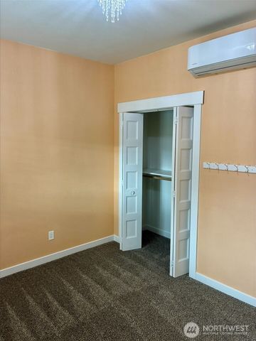 310 Second Street, Sumas, WA 98295