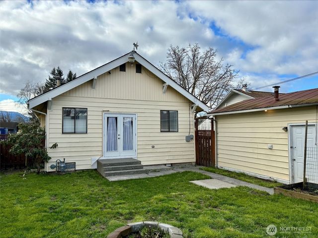 310 Second Street, Sumas, WA 98295
