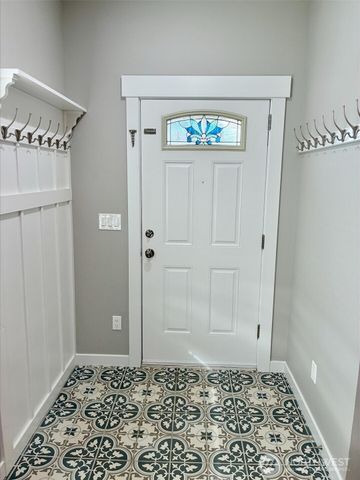 310 Second Street, Sumas, WA 98295