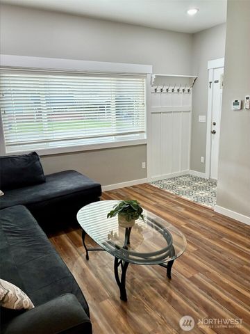 310 Second Street, Sumas, WA 98295