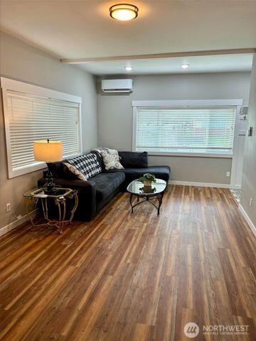 310 Second Street, Sumas, WA 98295