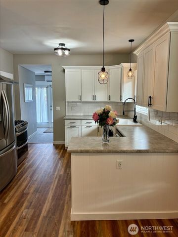 310 Second Street, Sumas, WA 98295