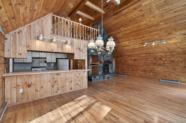 27 Manchester Road, Rock Hill, NY 12775