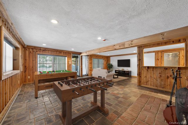 27 Manchester Road, Rock Hill, NY 12775