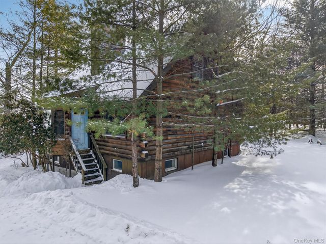 27 Manchester Road, Rock Hill, NY 12775