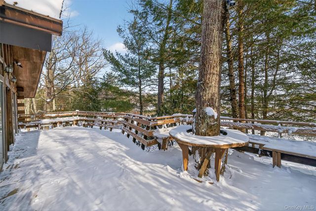 27 Manchester Road, Rock Hill, NY 12775