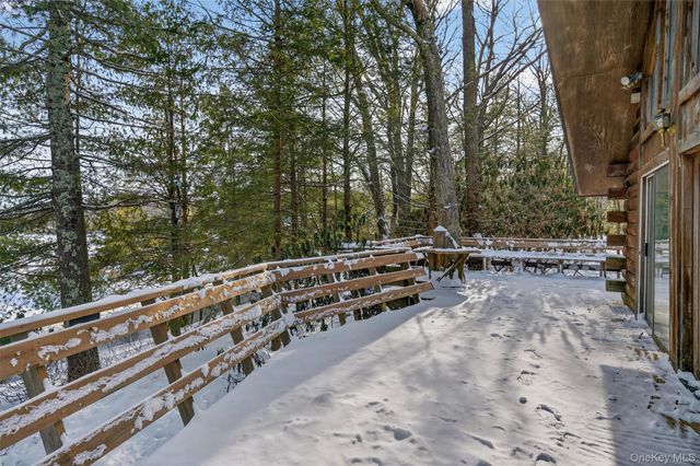 27 Manchester Road, Rock Hill, NY 12775