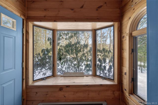 27 Manchester Road, Rock Hill, NY 12775