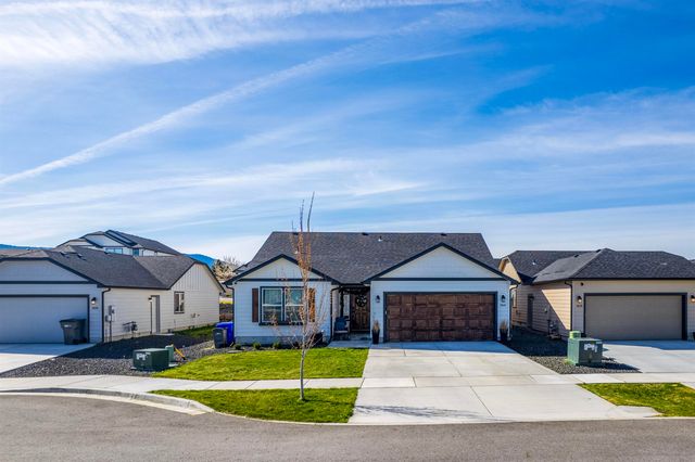 19674 E 3RD Ln, Greenacres, WA 99016