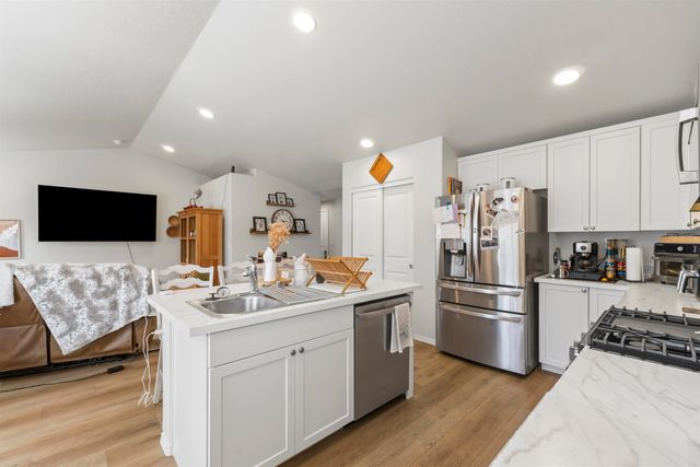 19674 E 3RD Ln, Greenacres, WA 99016