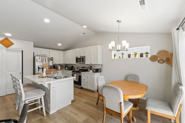 19674 E 3RD Ln, Greenacres, WA 99016