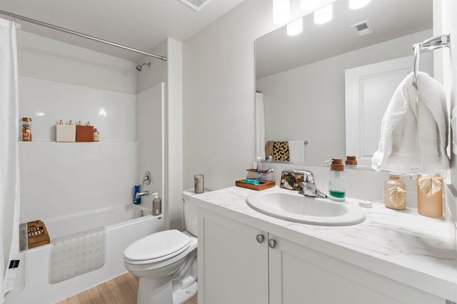 19674 E 3RD Ln, Greenacres, WA 99016