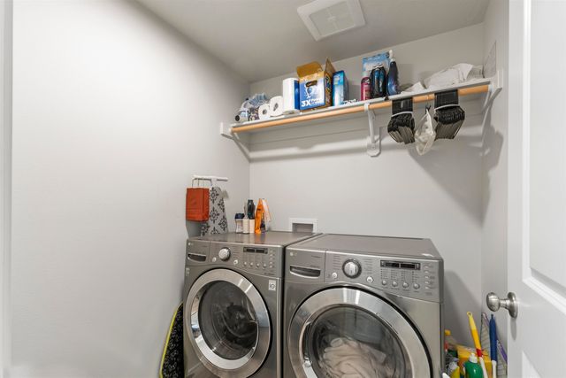 19674 E 3RD Ln, Greenacres, WA 99016