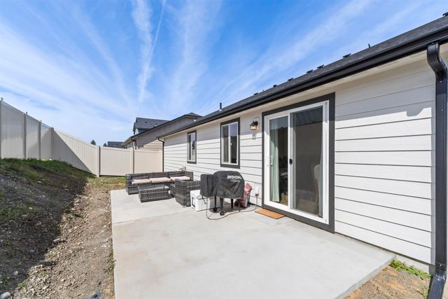 19674 E 3RD Ln, Greenacres, WA 99016