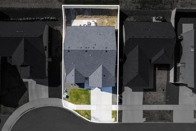 19674 E 3RD Ln, Greenacres, WA 99016