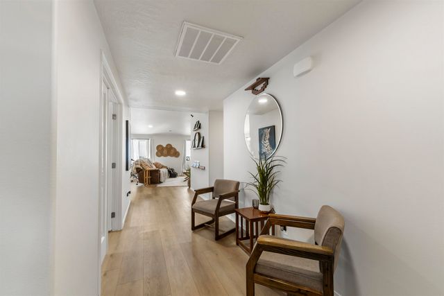 19674 E 3RD Ln, Greenacres, WA 99016