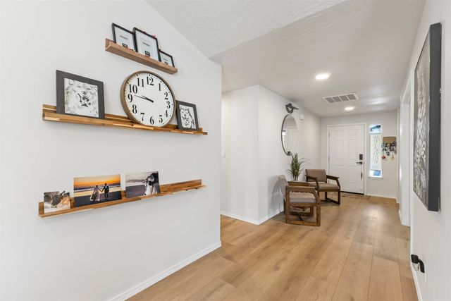 19674 E 3RD Ln, Greenacres, WA 99016