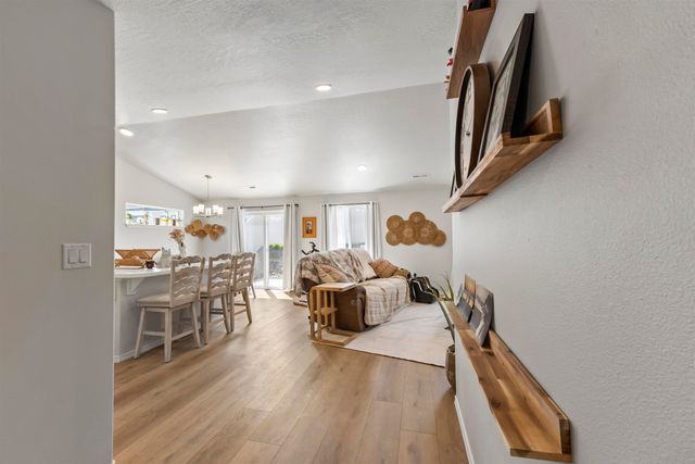 19674 E 3RD Ln, Greenacres, WA 99016