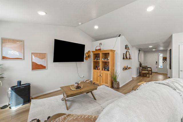 19674 E 3RD Ln, Greenacres, WA 99016