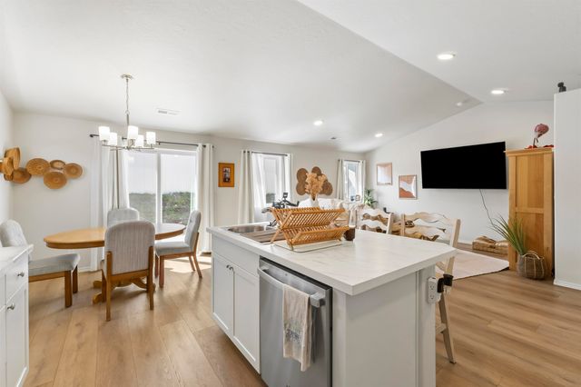 19674 E 3RD Ln, Greenacres, WA 99016