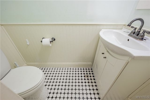 160 Waterman Street, Lockport City, NY 14094