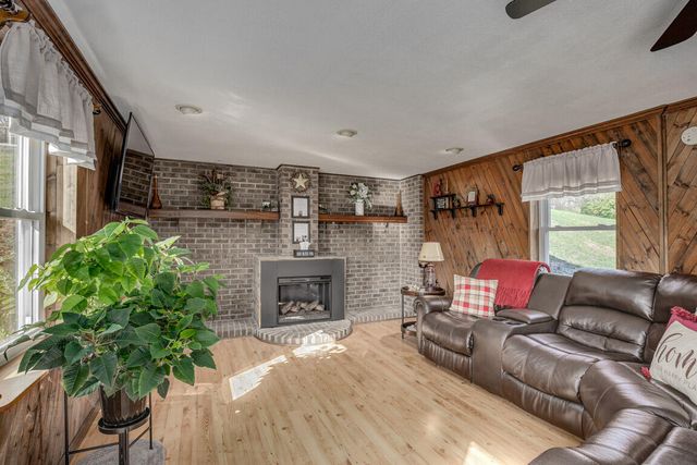 1921 Poplar Ridge Road, Melbourne, KY 41059