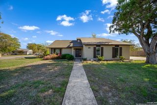 405 W Tanglewood, New Braunfels, TX 78130