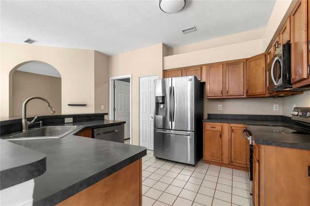 17715 HAMPSHIRE OAK DRIVE, Tampa, FL 33647