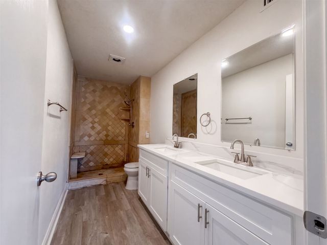 526 Royal Valley Road, Grand Prairie, TX 75052