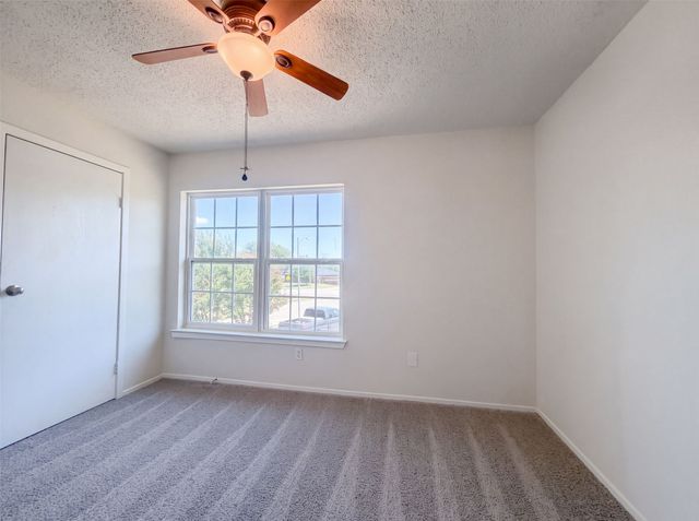 526 Royal Valley Road, Grand Prairie, TX 75052