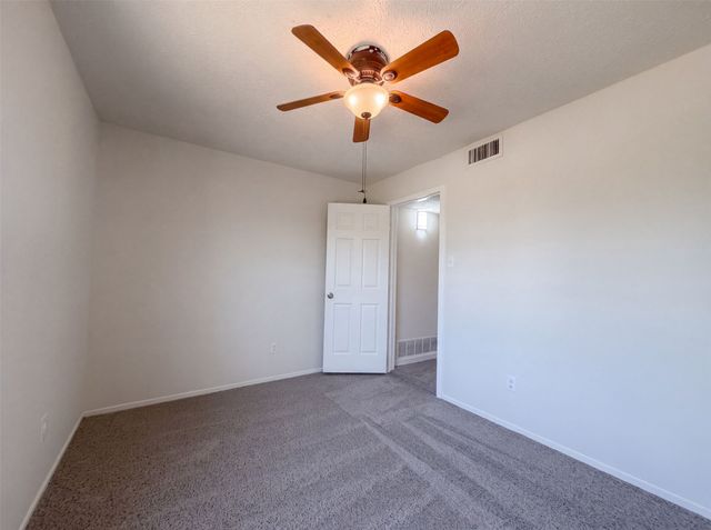 526 Royal Valley Road, Grand Prairie, TX 75052
