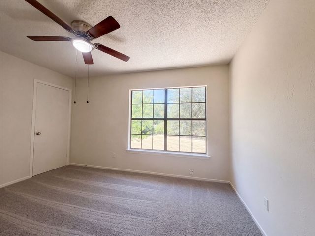 526 Royal Valley Road, Grand Prairie, TX 75052