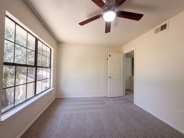 526 Royal Valley Road, Grand Prairie, TX 75052