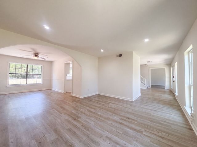 526 Royal Valley Road, Grand Prairie, TX 75052