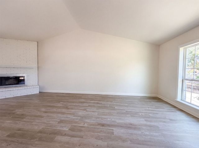526 Royal Valley Road, Grand Prairie, TX 75052