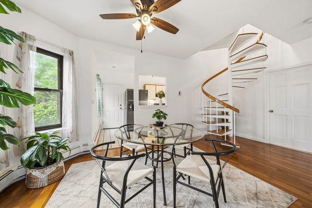 86 Walnut St 3, Boston, MA 02122