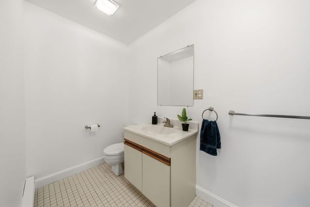 86 Walnut St 3, Boston, MA 02122