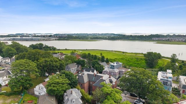 86 Walnut St 3, Boston, MA 02122