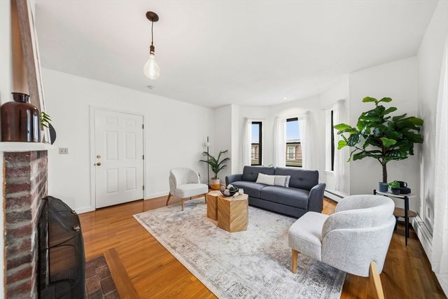 86 Walnut St 3, Boston, MA 02122