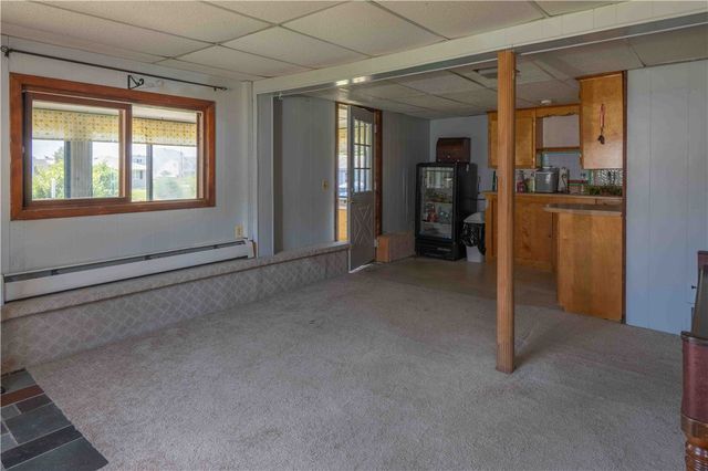 31 Cross Hill Drive, Narragansett, RI 02882