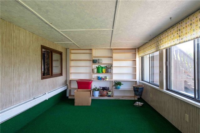 31 Cross Hill Drive, Narragansett, RI 02882