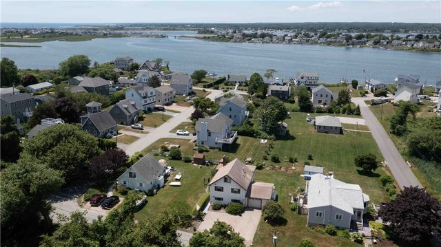 31 Cross Hill Drive, Narragansett, RI 02882
