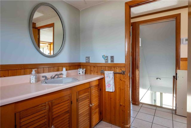 31 Cross Hill Drive, Narragansett, RI 02882
