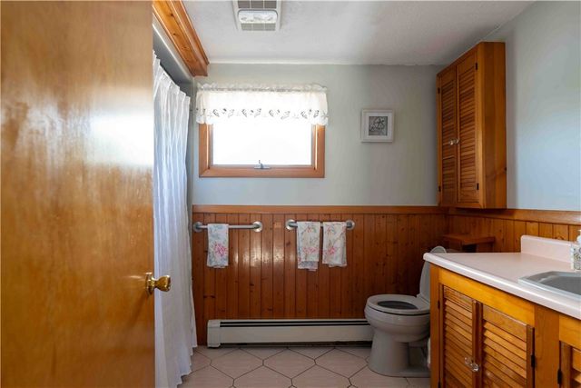 31 Cross Hill Drive, Narragansett, RI 02882
