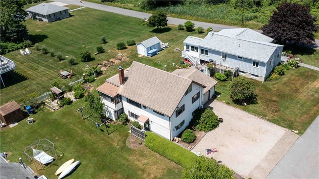 31 Cross Hill Drive, Narragansett, RI 02882